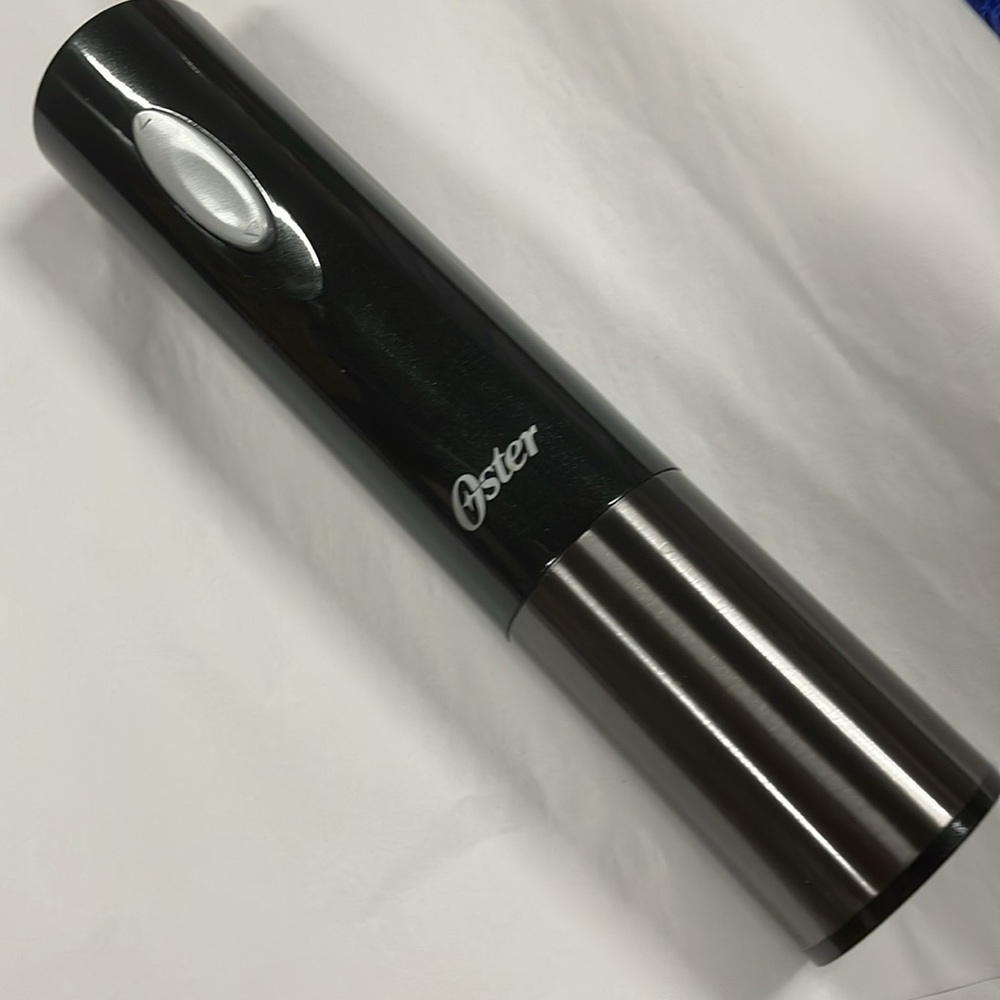 Oster Electric Wine Opener Model FPSTBW8225 new without box Tuxedo Black